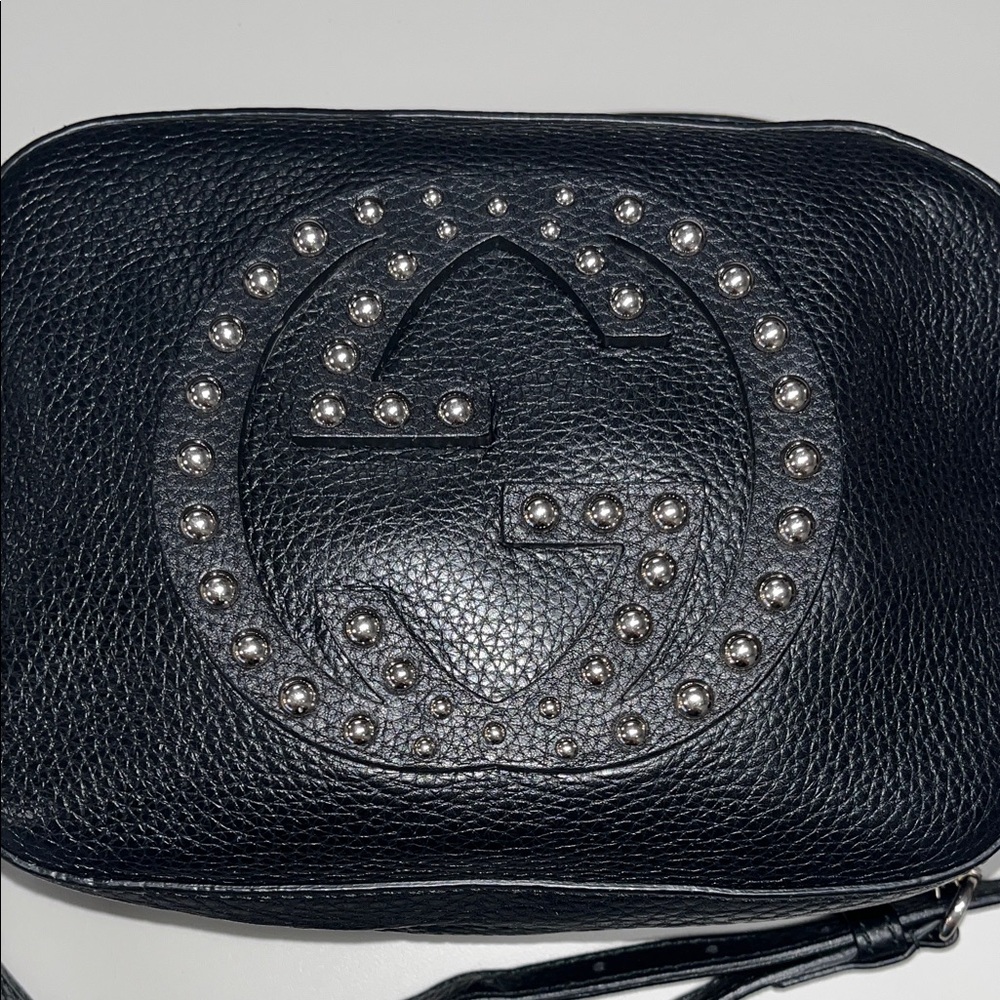 Gucci Black Soho Studded Disco Logo Leather Crossbody Bag - Picture 2 of 16